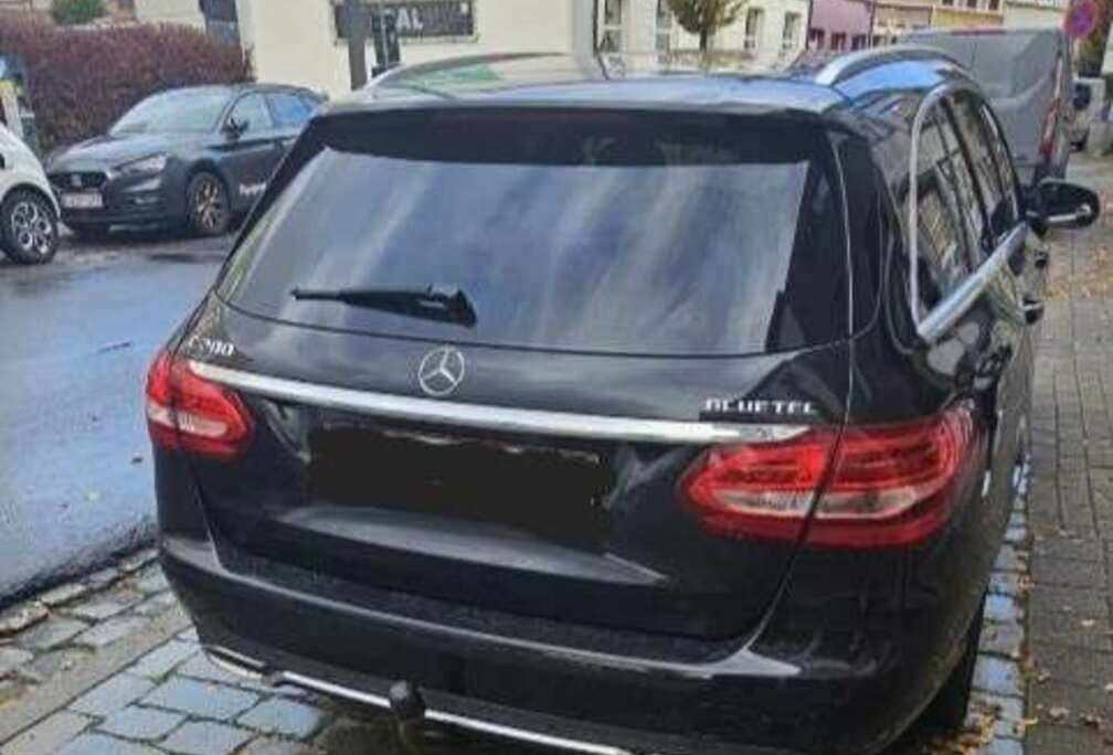 Mercedes-Benz (BlueTEC) d T 7G-TRONIC Avantgarde