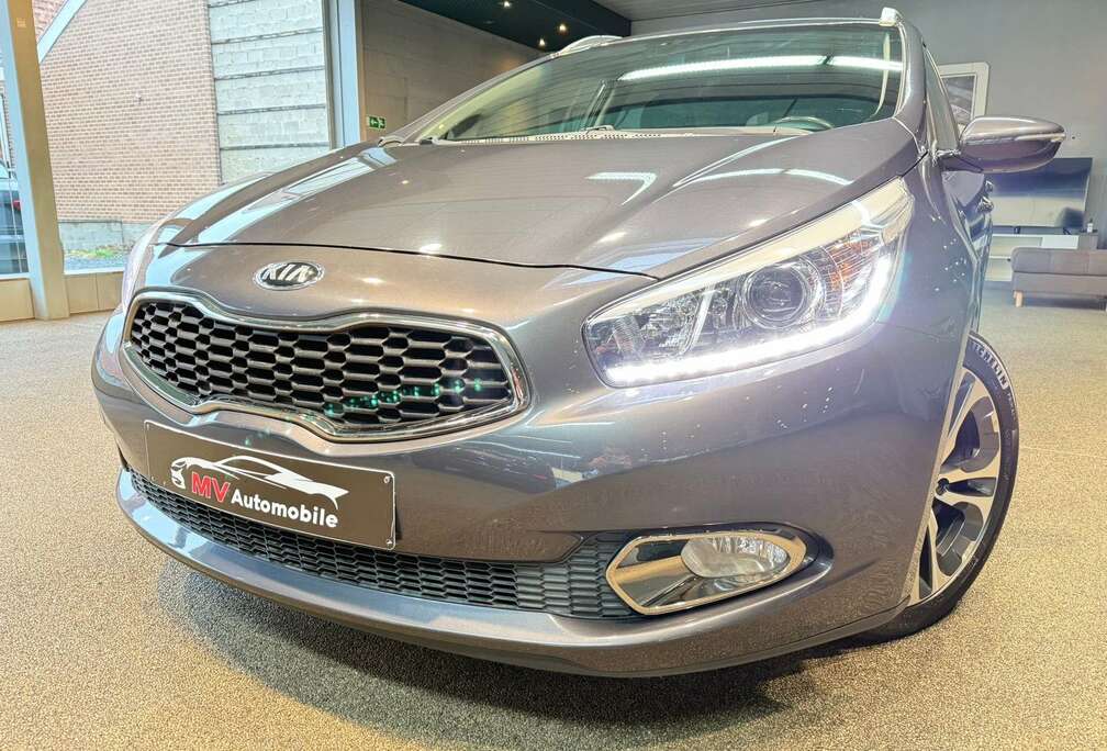 Kia 1.6CRDi * Navi * Semi cuir * Caméra * Clim auto