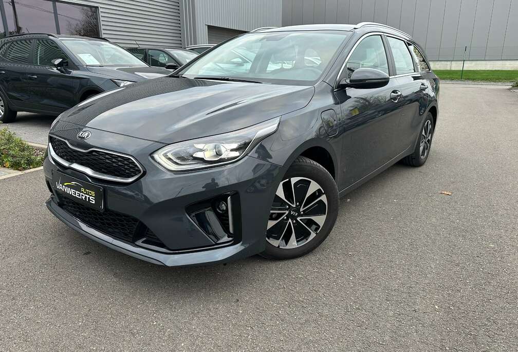 Kia 1.6 GDi PHEV Business Line PLUG-IN HYBRIDE/CARPLAY