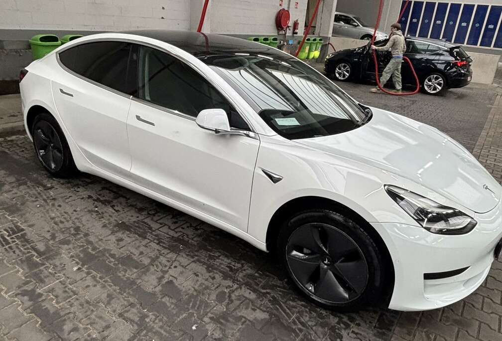 Tesla 44 kWh Standard Plus