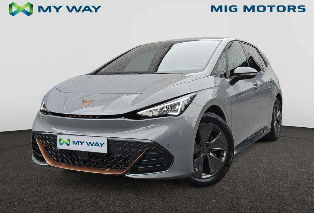 Business+ Edition (204pk) 58 kWh /// Achteruitrijcamera /// Twee laadkabels /// Wireless charging ///