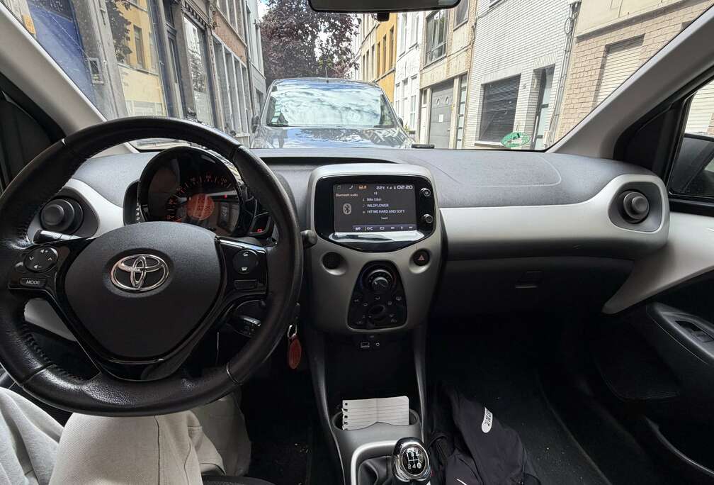 Toyota x