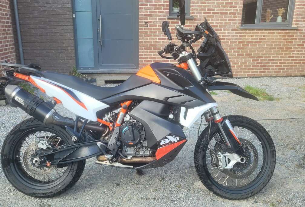 adventure R