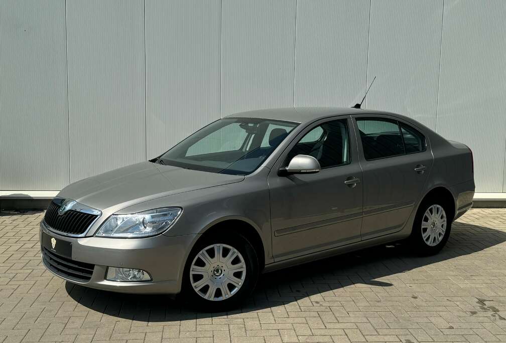 Skoda  1.6 TDI Navi Cruise Trekhaak PDC 1eig GARANTIE