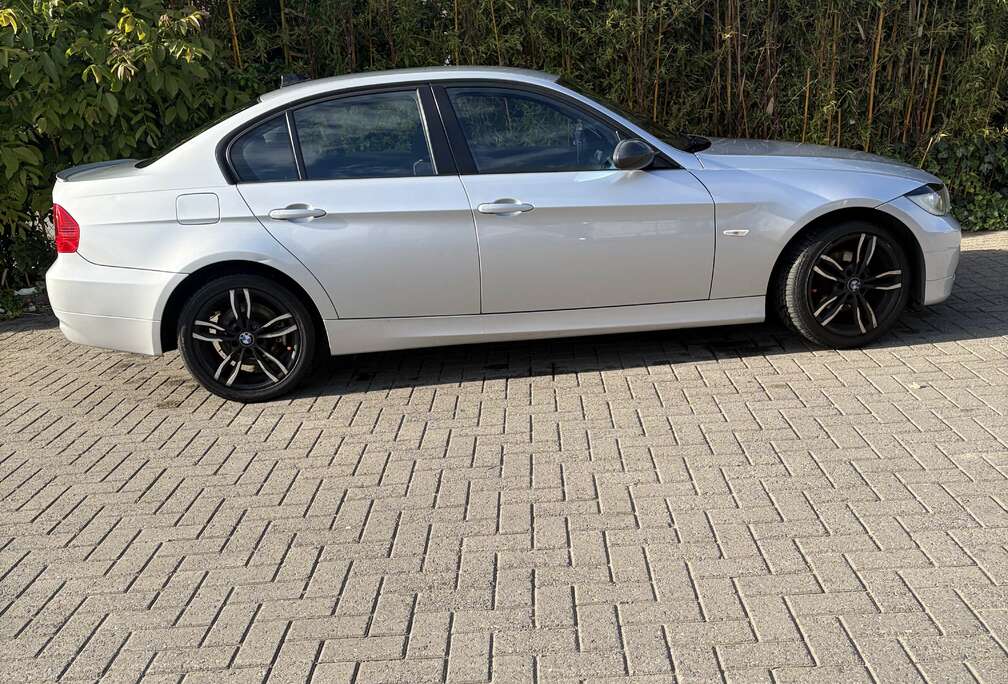 BMW 318i