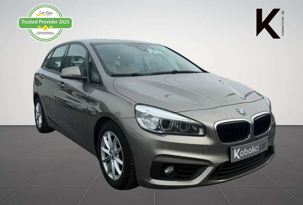 BMW Active Tourer 218 d / Toit ouvrant / Navi / Clim / Cuir
