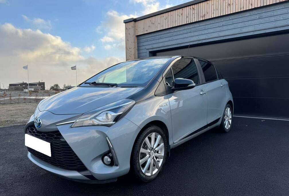 Toyota Yaris 1.3i VVT-i 16v Connected