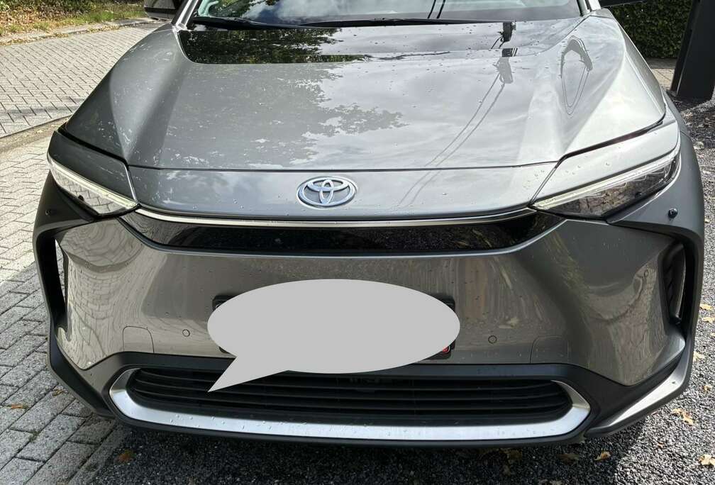 Toyota 71.4 kWh 2WD Style (11kW OBC)