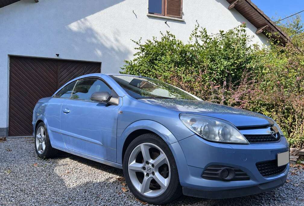 Opel Astra TwinTop 1.6i Cosmo