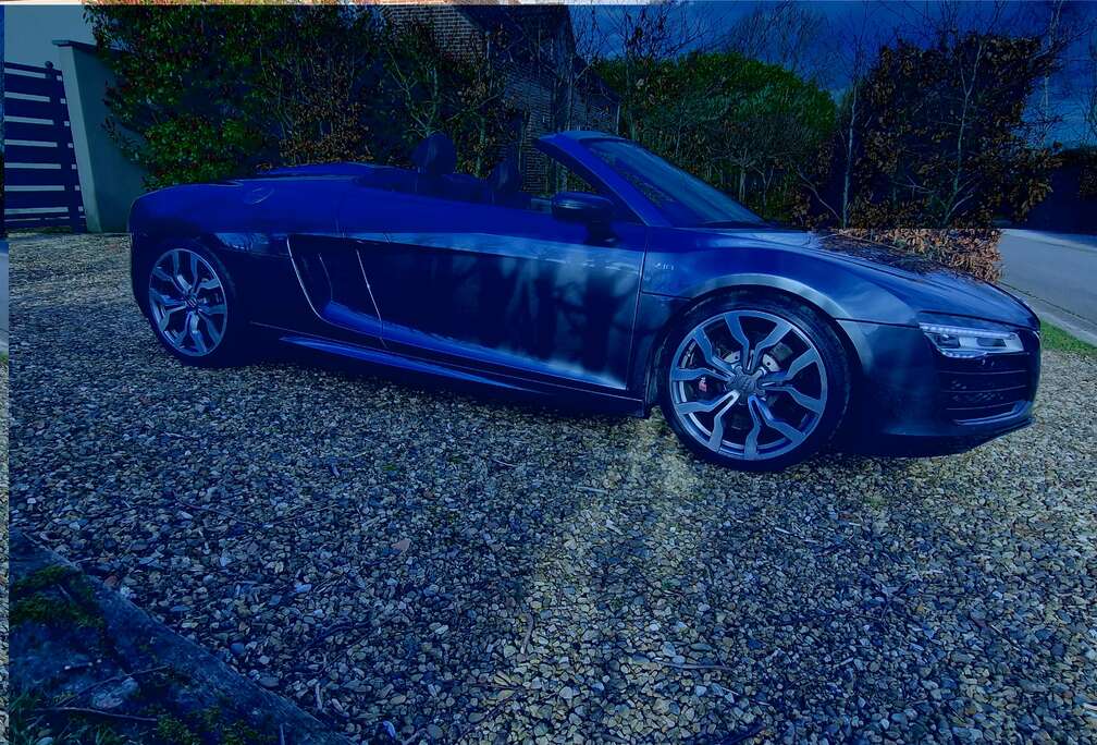 Audi R8 5.2i V10 Quattro FSI S tronic