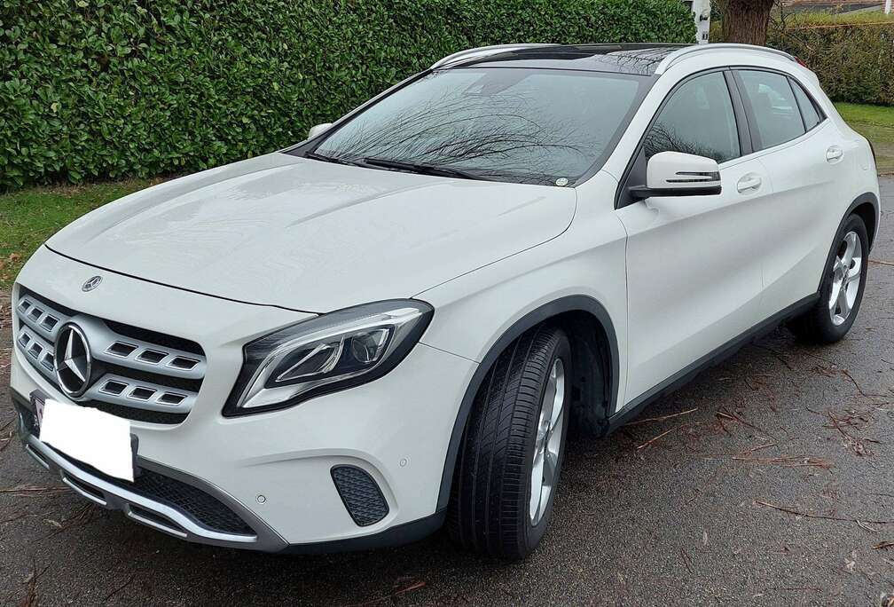 Mercedes-Benz GLA 180 Urban panoramisch schuifdak