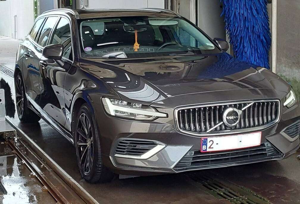 Volvo V60 2.0 T6 AWD PHEV Core Bright