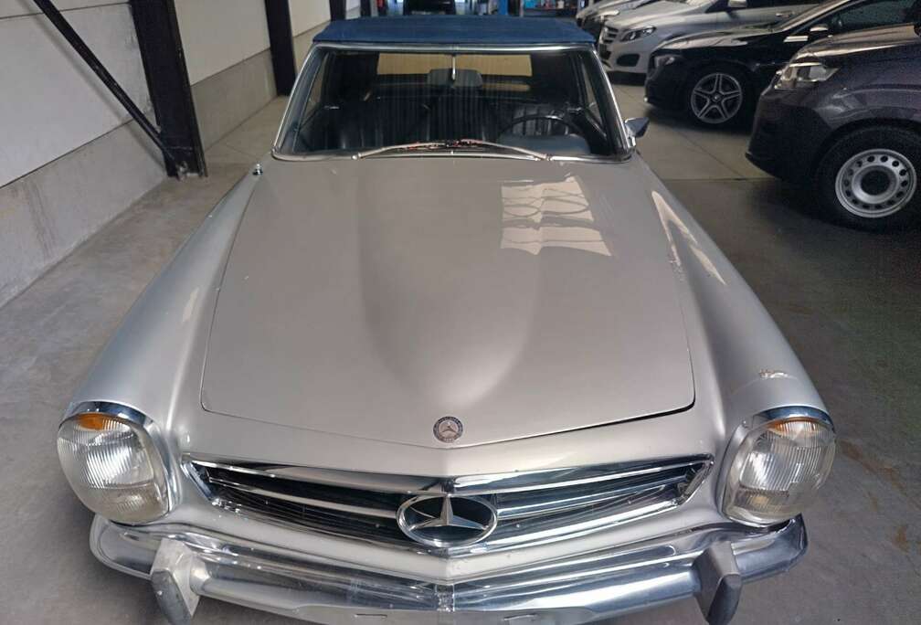 Mercedes-Benz 280 SL PAGODE