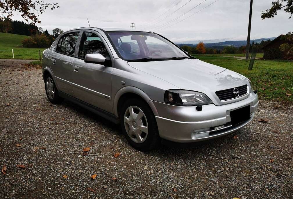 Opel 1.8i XE 16v Elegance