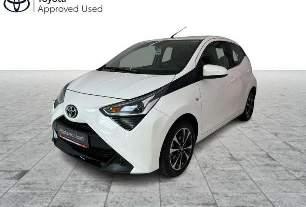 Toyota 1.0 MT X-PLAY