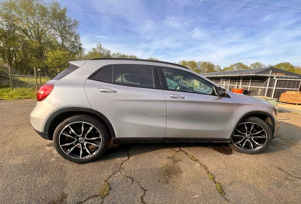 Mercedes-Benz GLA 180 d 7G-DCT Urban