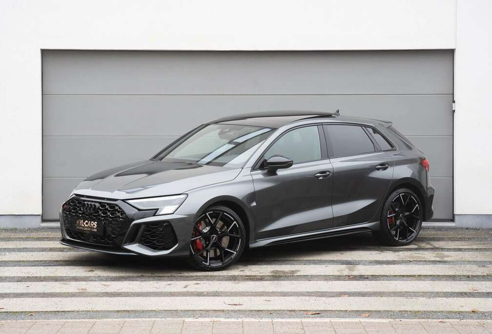 Audi Sportback Performance / Pano / RS Seats / HU / B&O