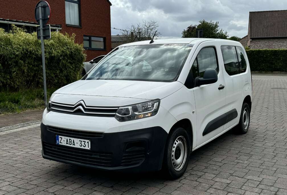 Citroen 1.2 Essence , 5places , Nouveaux Modèles