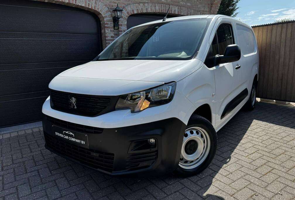 Peugeot  BTW INCL  L2  3ZIT  NAVI  CARPLAY  CAMERA  PDC   A/C