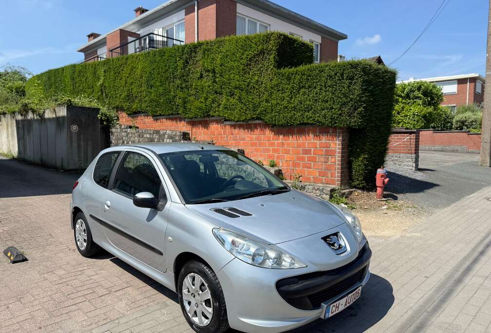 Peugeot 1.1i  PRTE  IMMATRICULÉ  GARANTIE 1 AN