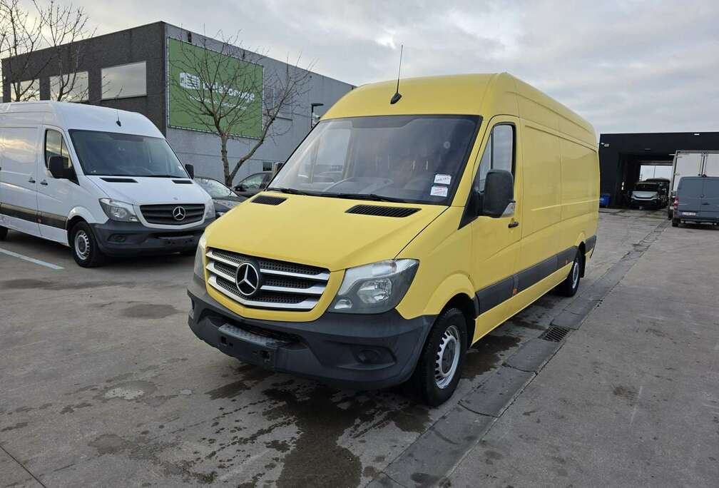 Mercedes-Benz 311 (Stock ID 03379)