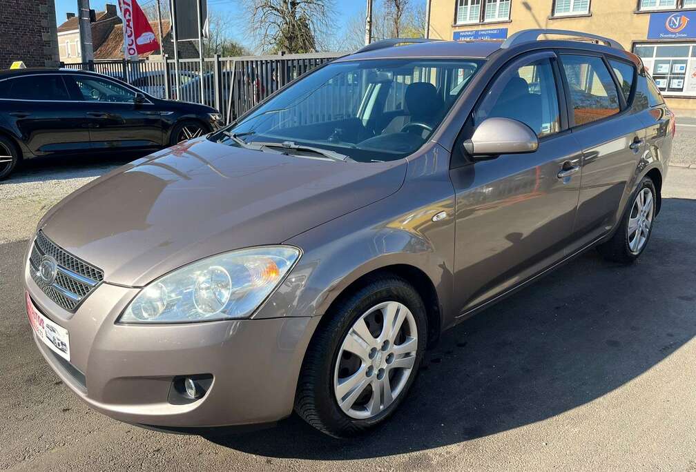 Kia 1.6 Turbo CRDi CARNET *** CLIM AUTO/CAPTEURS ***