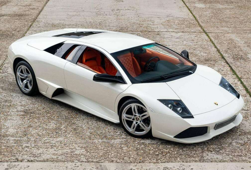 Lamborghini Murciélago LP640 | Special order leather interior with Q citura diamond stitching