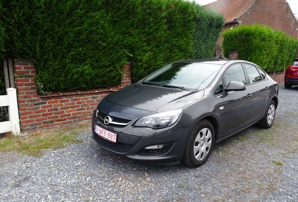 Opel Astra 1.4i Essentia