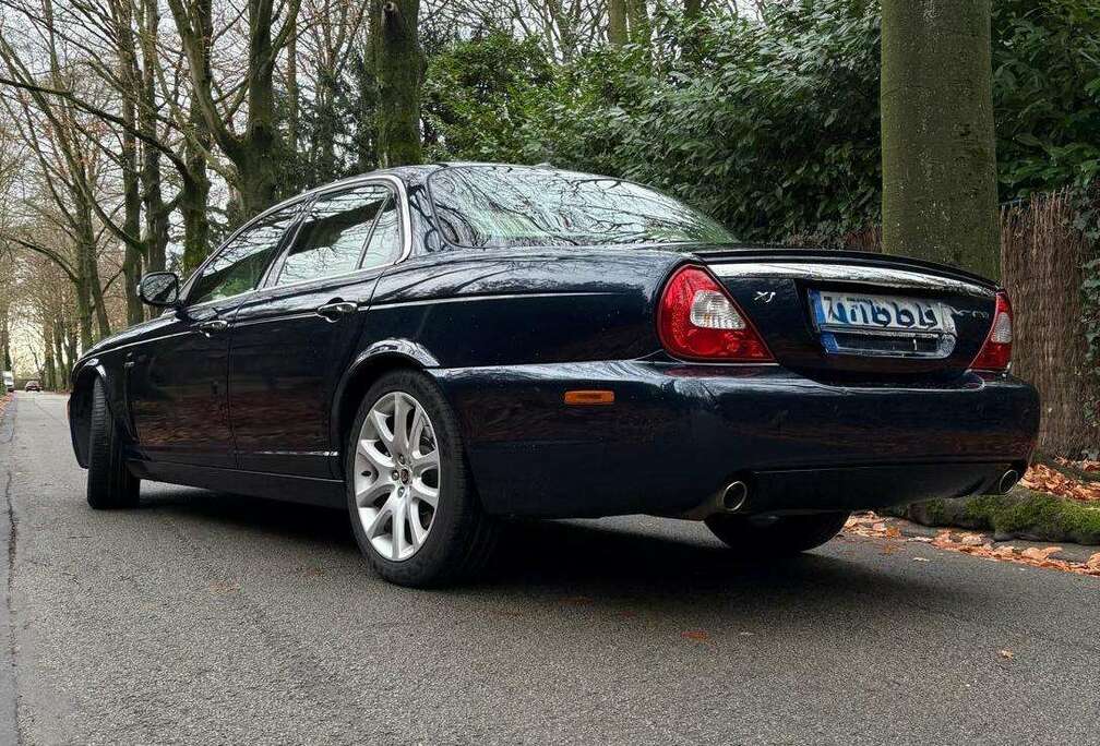 Jaguar XJ6 2.7 Twin Turbo Diesel  (LWB) Sovereign