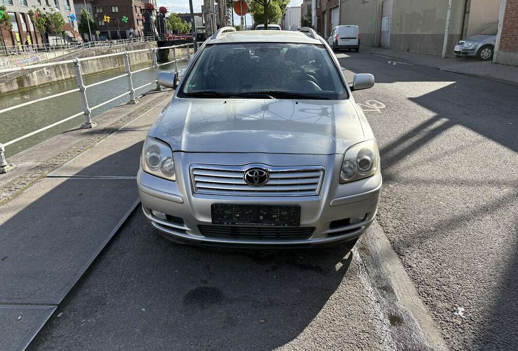 Toyota D-4D Linéa Sol