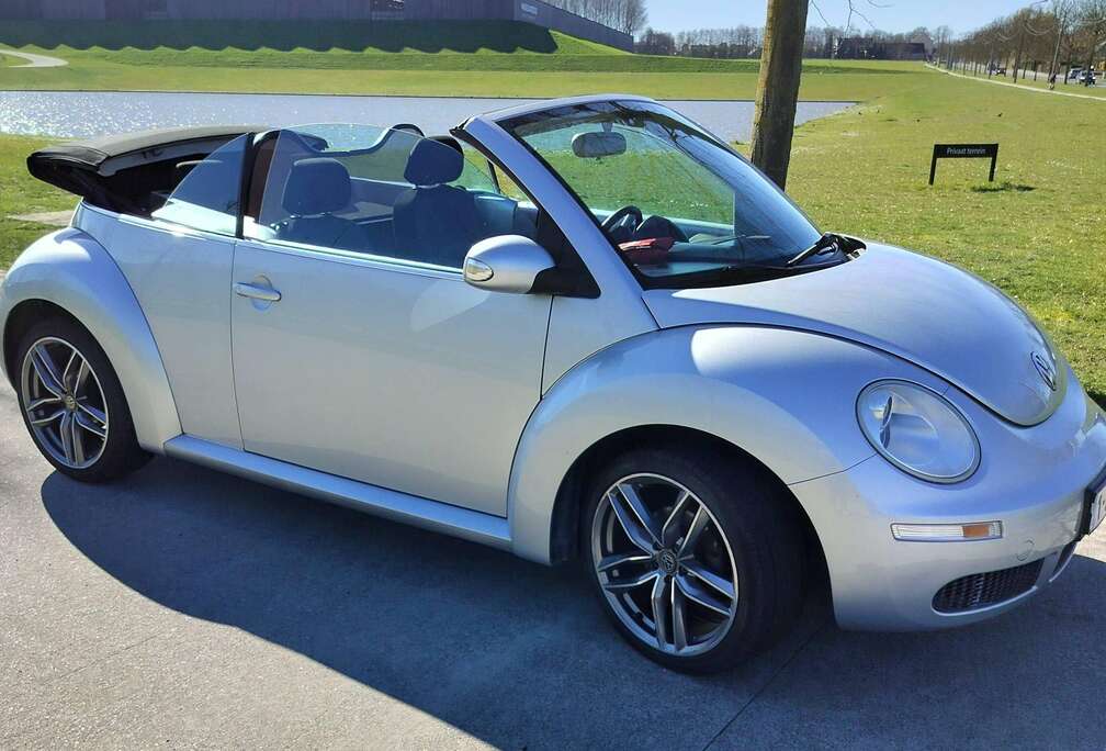 Volkswagen vw new beetle cabrio