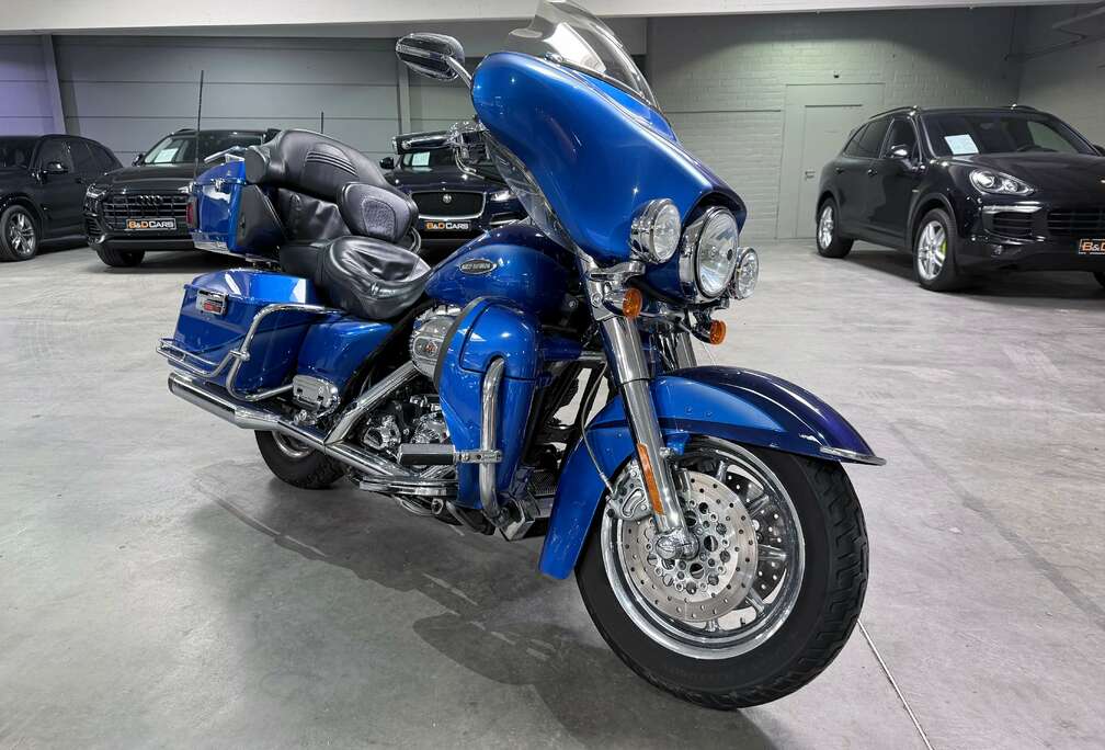 ULTRA CLASSIC 1800cc CVO