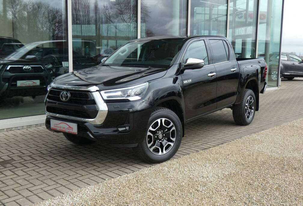 Toyota Automaat *41321+BTW* +GPS +Parkeercamera +Zetelverwarming +Parkeersensoren +Adaptieve cruise control *Belgische wagen*