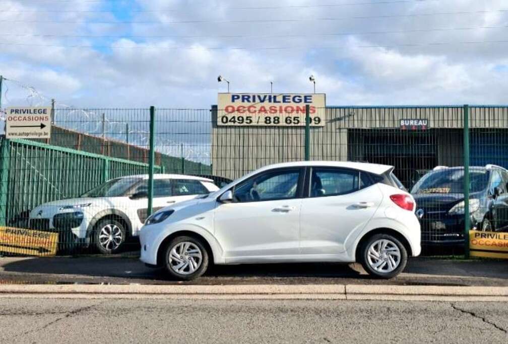 Hyundai AiR  1 . O i   GOOGLE PLAY  5 PORTES