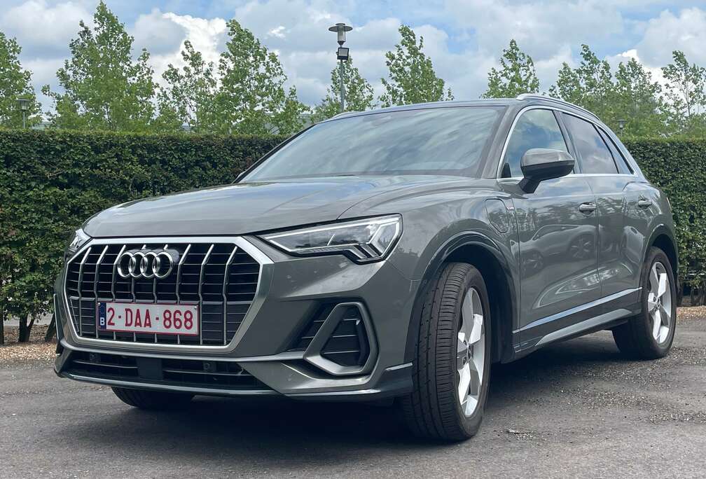 Audi Q3 45 TFSIe S-tronic S-line plug-in