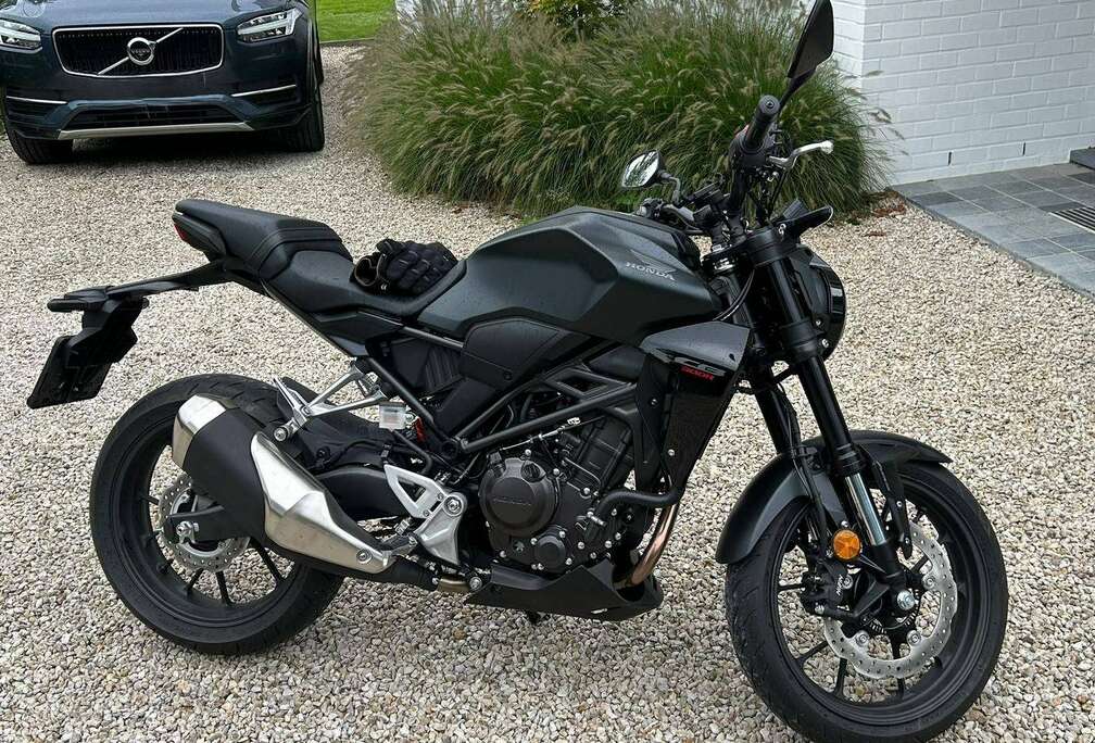 Honda CB 300 R