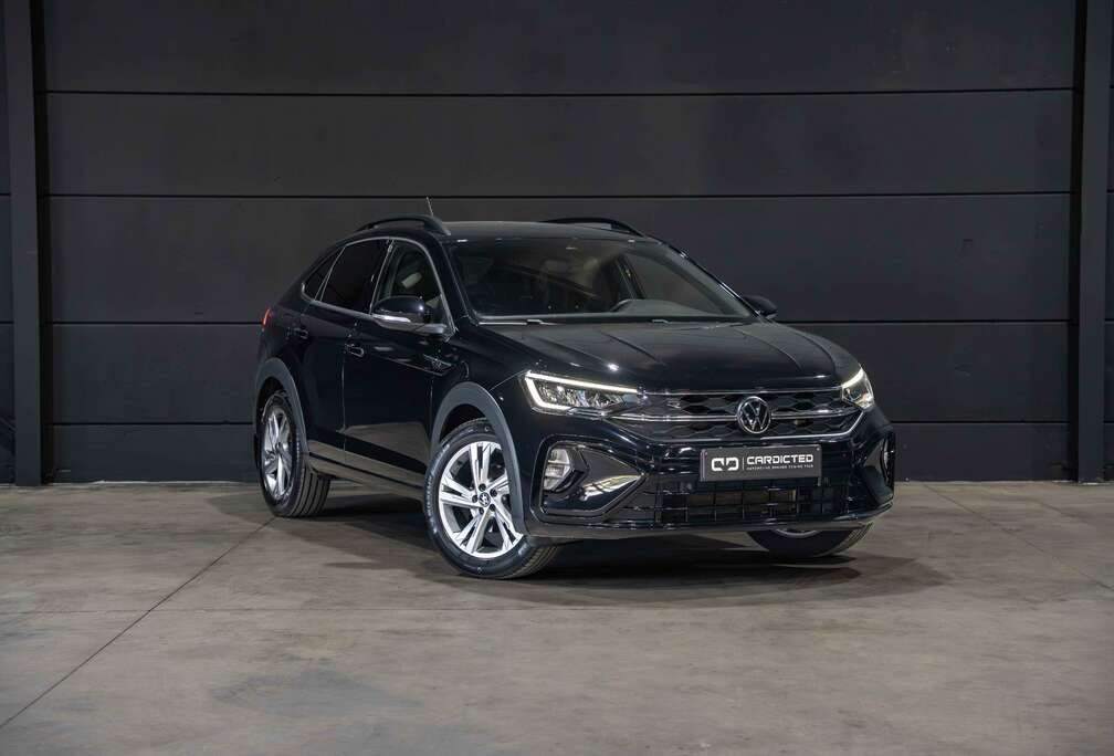 Volkswagen R-LINE*LED*CAR PLAY*CAMERA*