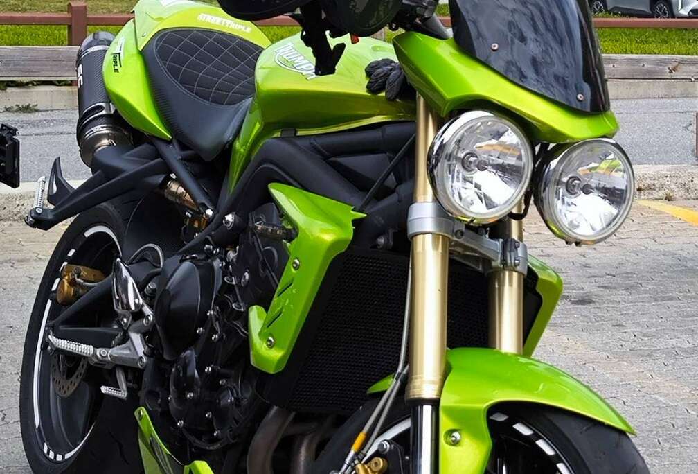 Triumph Réservé