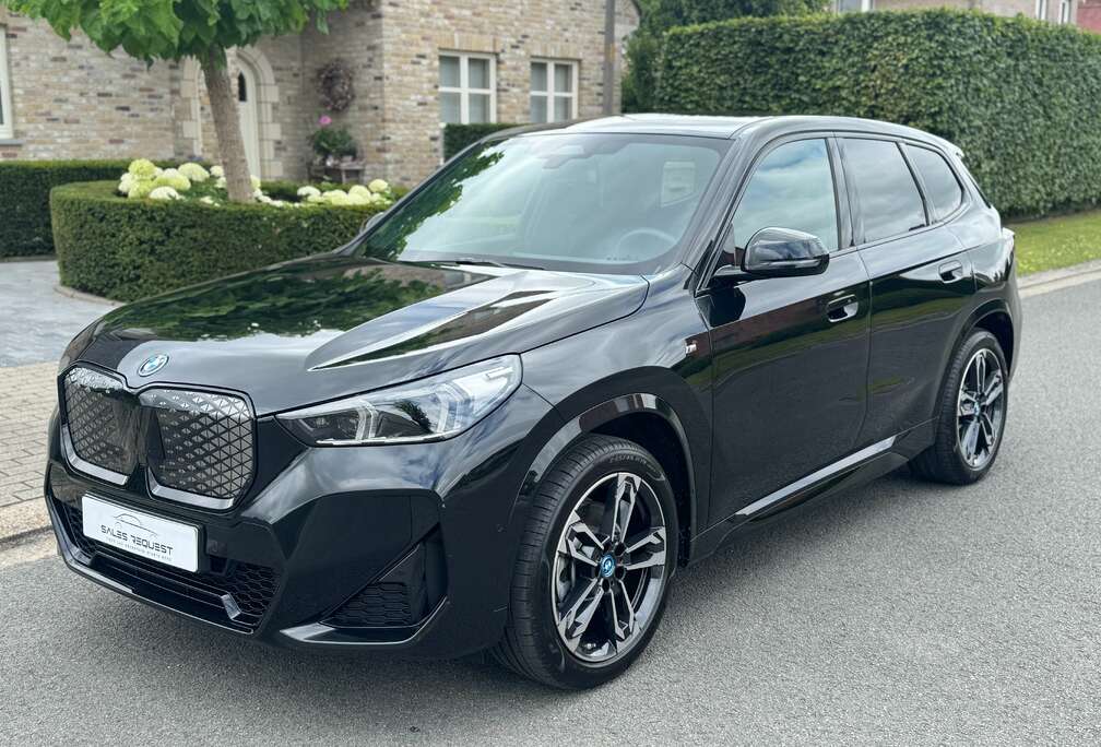 BMW iX1 xDrive30 M Sportpaket