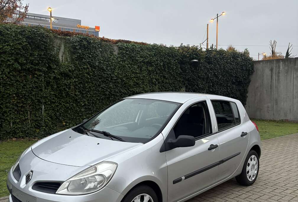 Renault 1.2i 16v Authentique