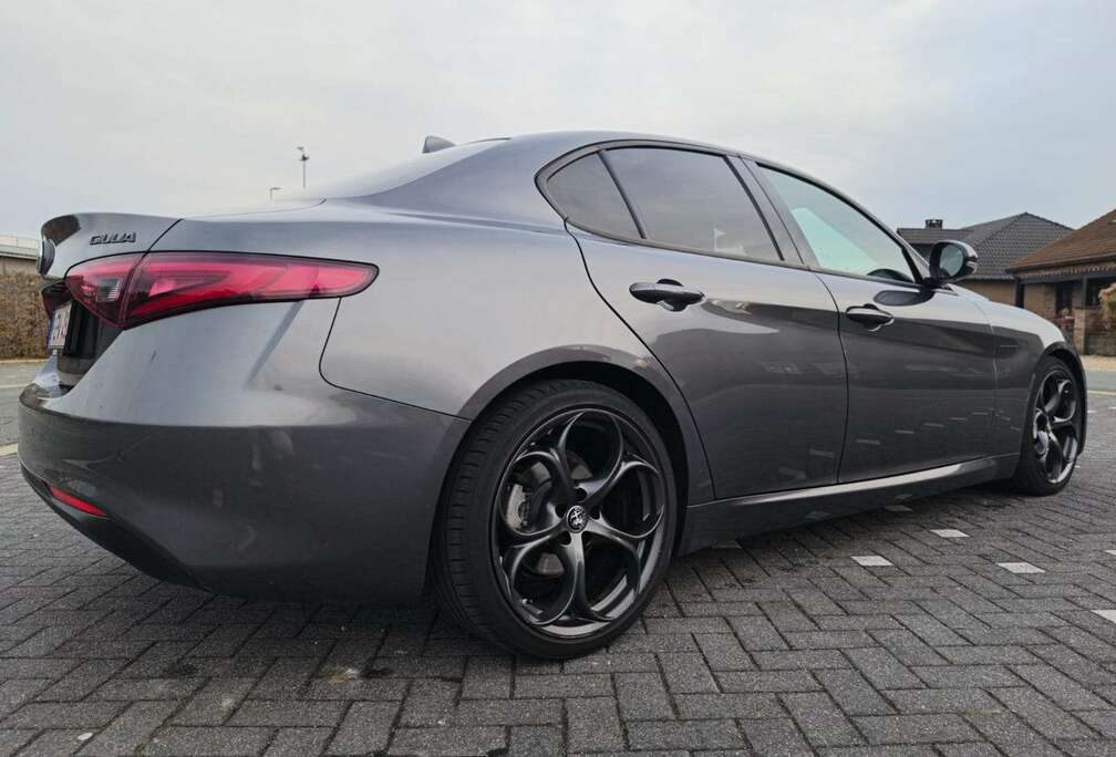 Alfa Romeo VELOCE Q4