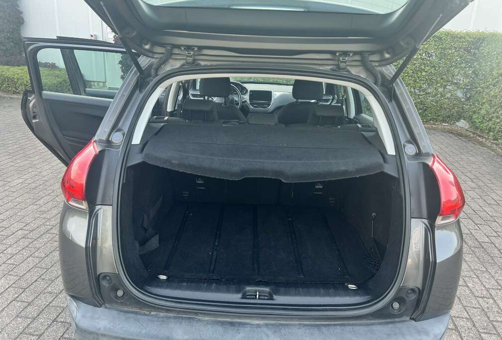 Peugeot 1.2 PureTech 82ch BVM5 Allure