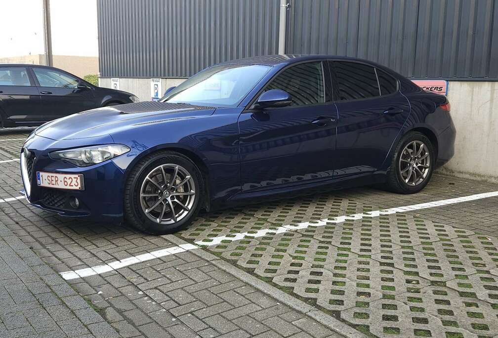 Alfa Romeo 2.2 JTDm Super