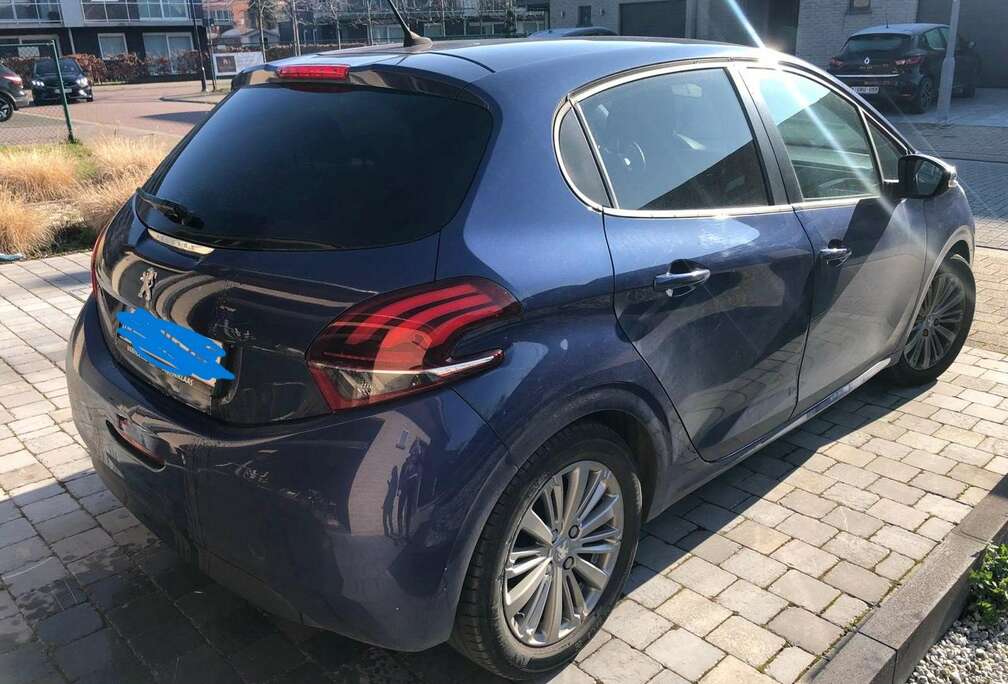 Peugeot 208 PureTech 110 Stop