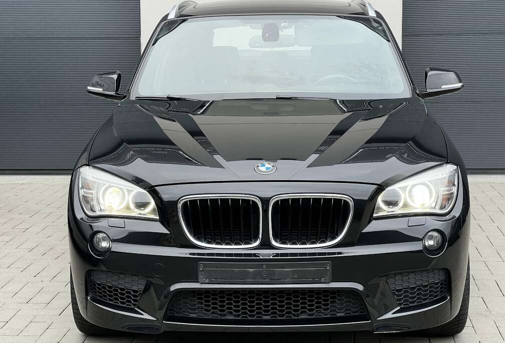 BMW sDrive18d / M-pakket / Automaat / Panoramisch dak