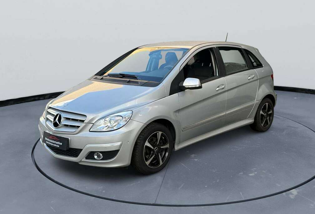 Mercedes-Benz B 180