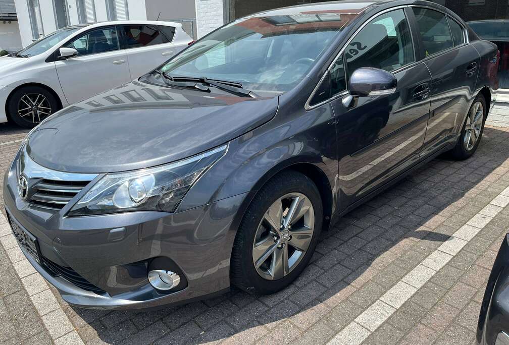 Toyota Avensis 1.8i Premium