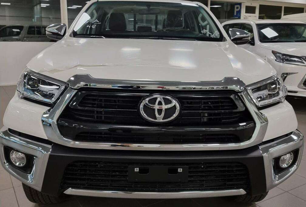 Toyota 2.7 l Petrol MT-EXPORT OUTSIDE EUROPE ONLY