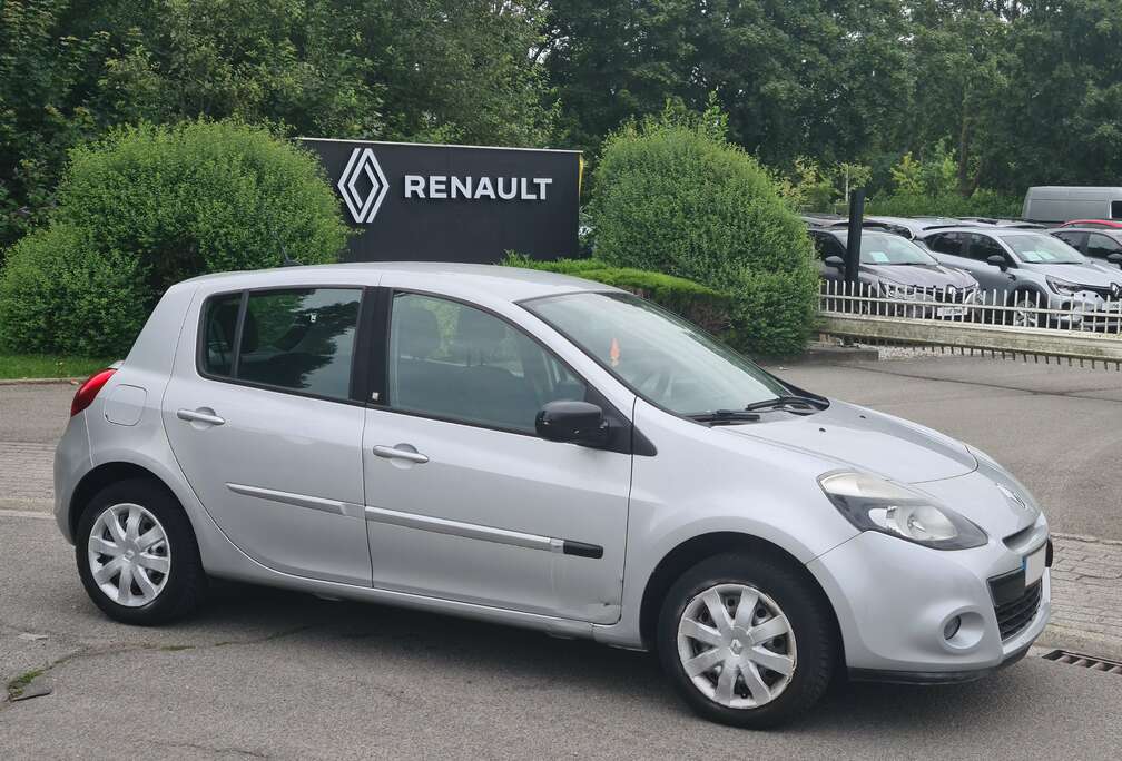 Renault Clio 3 1.2 20th idéal pour la ville/débutant