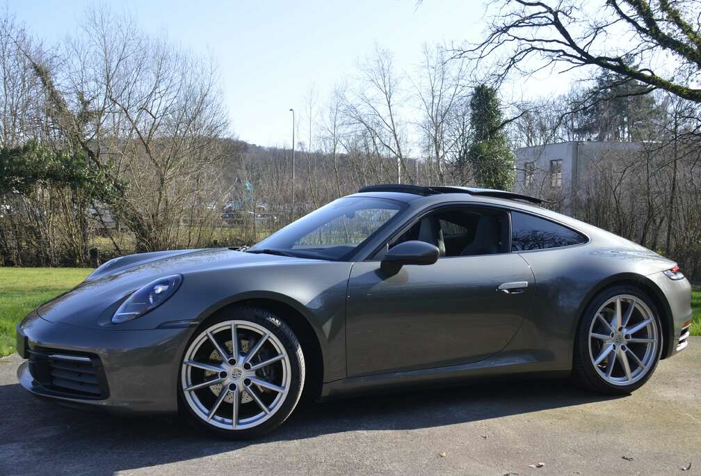 Porsche 911 Type 992 Carrera 2